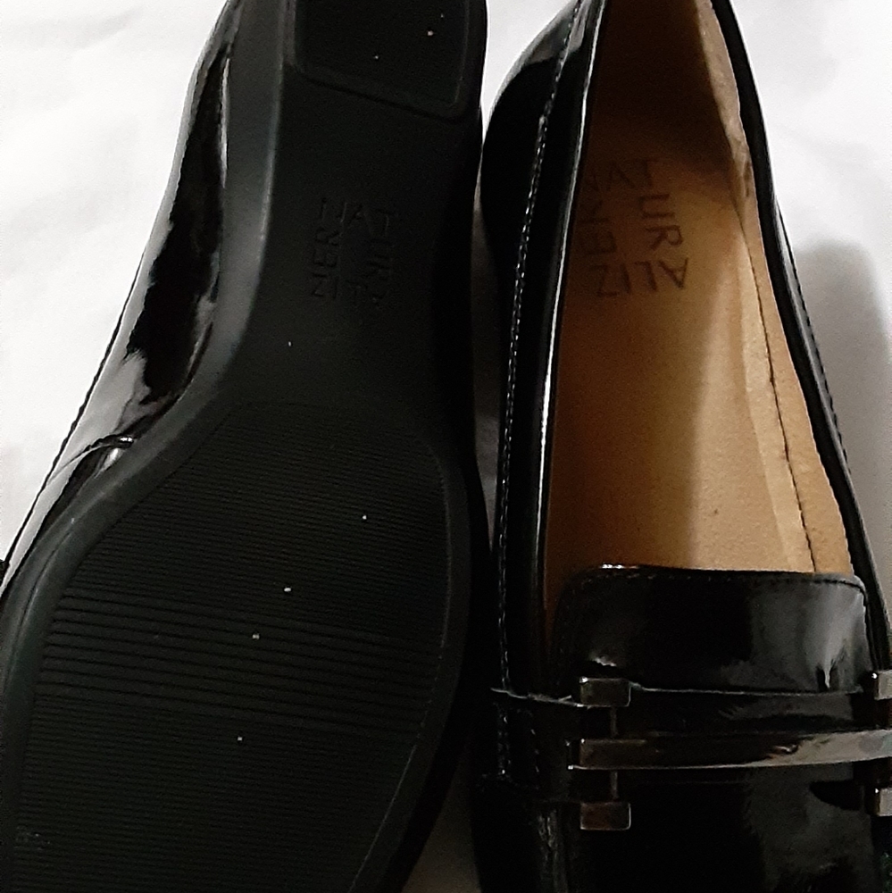 Naturalizer black patent leather loafers